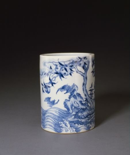 Blue and white flying bat pattern pen holder, The Palace Museum