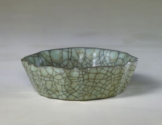 Ge Kiln celadon sunflower style wash, The Palace Museum