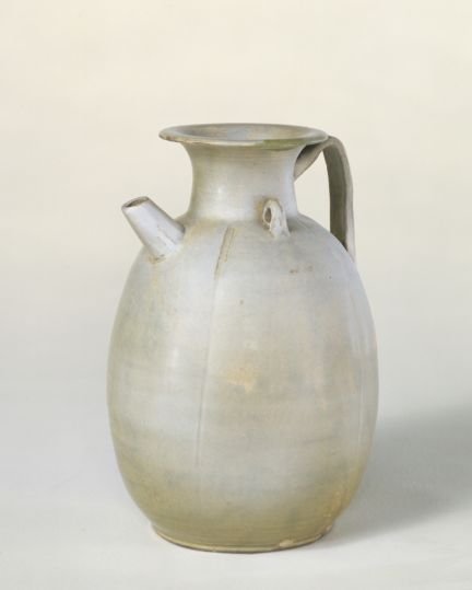 Yue kiln celadon-glazed melon-edge teapot, The Palace Museum