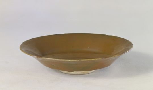 Ding kiln purple gold glaze sunflower mouth plate, The Palace Museum