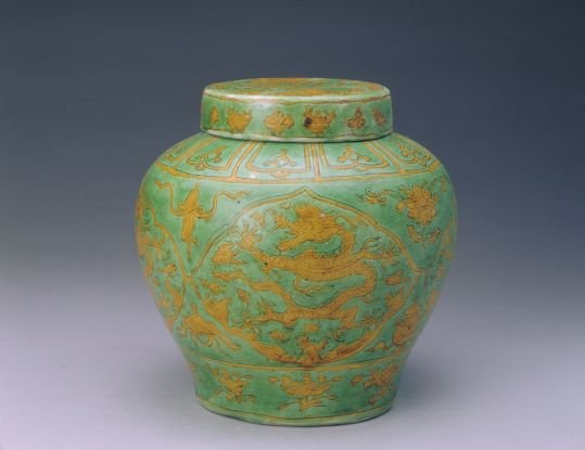 Green yellow color consecrated jar with cloud and dragon pattern lid, The Palace Museum