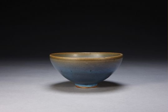 Jun kiln sky blue glaze bowl, The Palace Museum