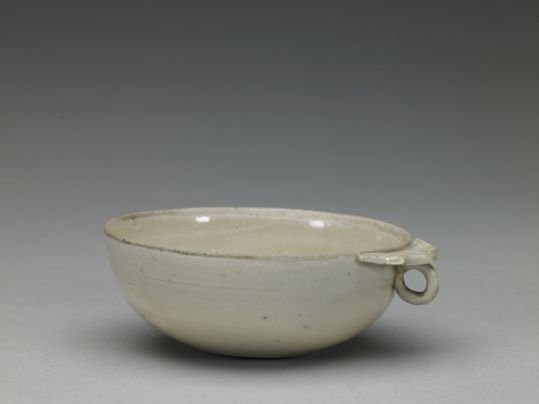 Ding kiln white glaze plate edge single handle wash, The Palace Museum