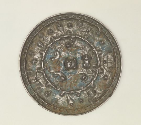 Sea beast grape pattern mirror, The Palace Museum