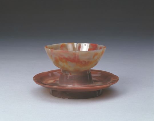 Agate sunflower serving bowl, The Palace Museum