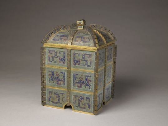 Cloisonné enamel square veil with chi pattern, The Palace Museum