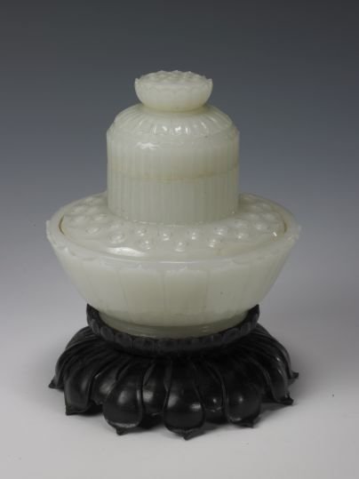 White jade lotus style double layer box, The Palace Museum