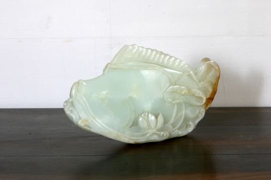Sapphire holding a lotus and a big fish in the water seat, The Palace Museum