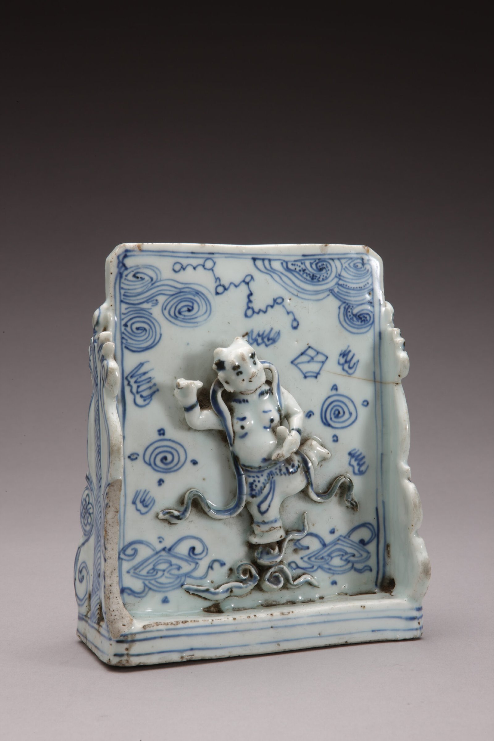 Blue flower Kuixing statue pen insert, The Palace Museum